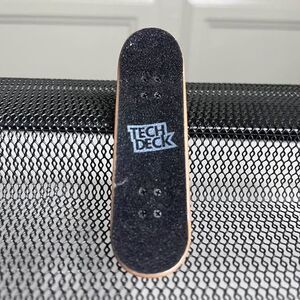 Tech Deck Primitive Devine Calloway Fingerboard